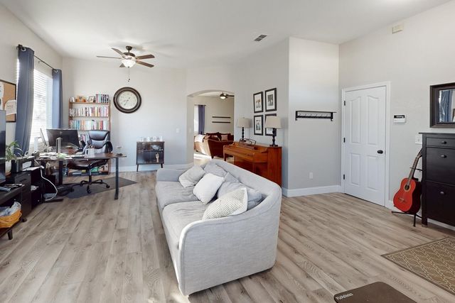 606 Nightingale Way, Wheatland, CA 95692