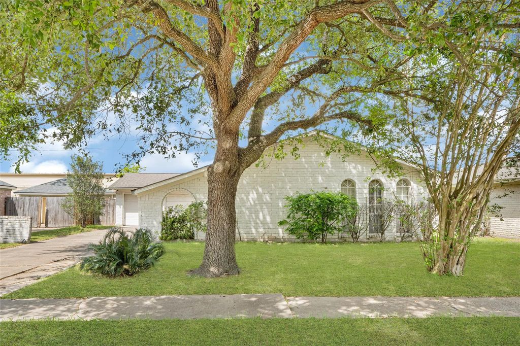 12326 South Drive, Houston, TX 77099