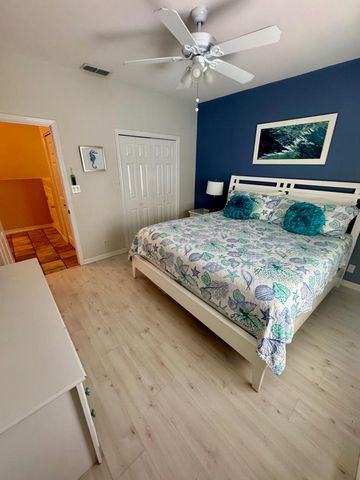 217 W Oleander Dr., South Padre Island, TX 78597