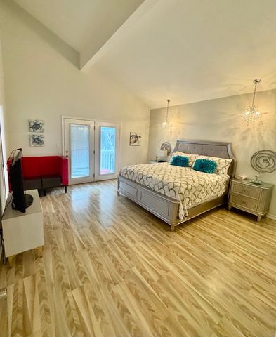 217 W Oleander Dr., South Padre Island, TX 78597