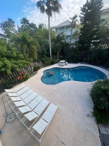 217 W Oleander Dr., South Padre Island, TX 78597