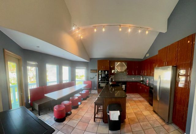 217 W Oleander Dr., South Padre Island, TX 78597