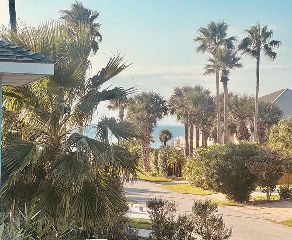 217 W Oleander Dr., South Padre Island, TX 78597