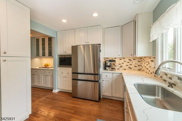 22 Elmwood Rd, Verona Twp., NJ 07044