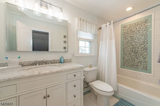 22 Elmwood Rd, Verona Twp., NJ 07044