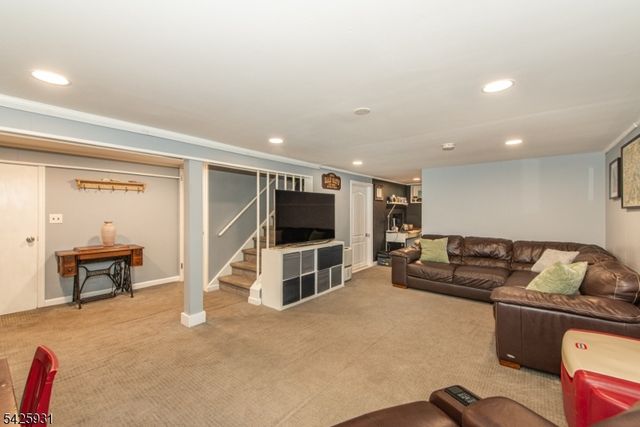 22 Elmwood Rd, Verona Twp., NJ 07044