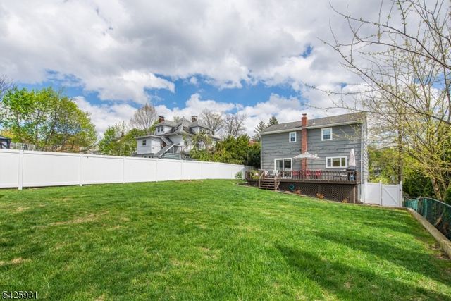22 Elmwood Rd, Verona Twp., NJ 07044