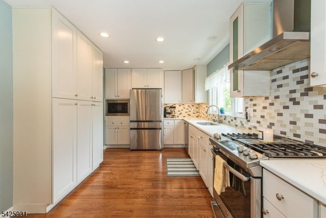 22 Elmwood Rd, Verona Twp., NJ 07044