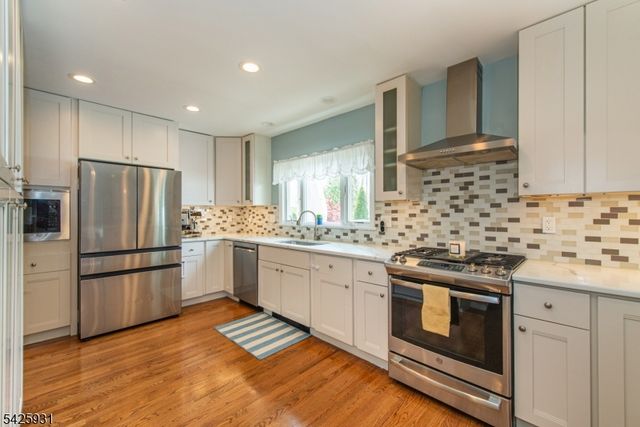 22 Elmwood Rd, Verona Twp., NJ 07044