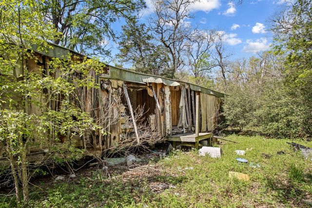 1156 Deerwood DR, Elgin, TX 78621
