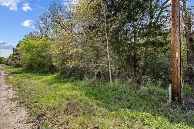 1156 Deerwood DR, Elgin, TX 78621