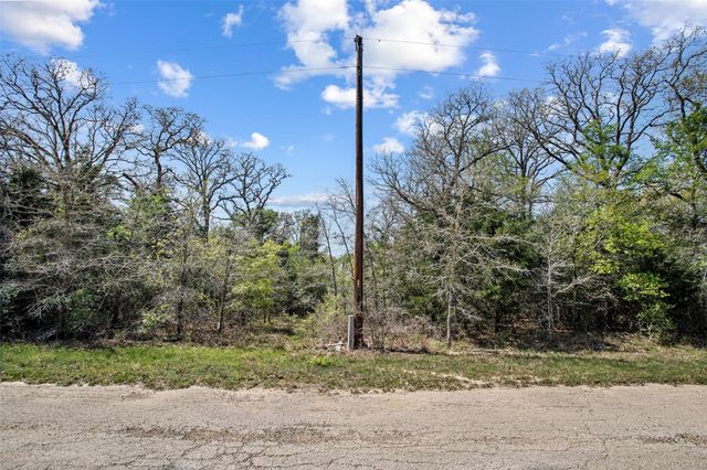 1156 Deerwood DR, Elgin, TX 78621