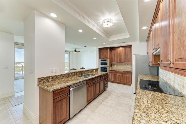 140 RIVIERA DUNES WAY 605, Palmetto, FL 34221