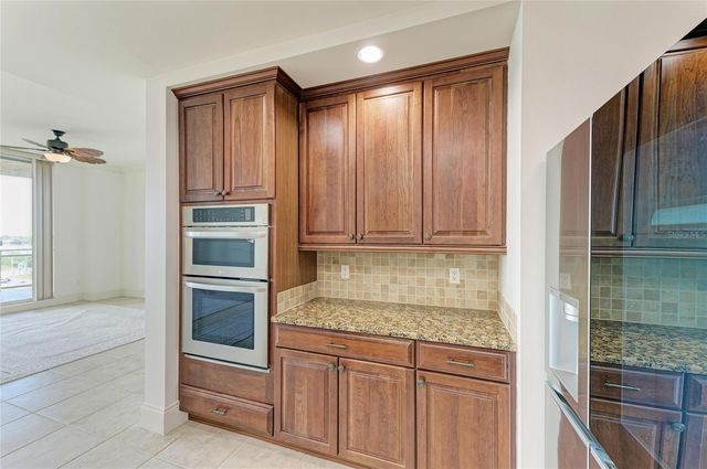 140 RIVIERA DUNES WAY 605, Palmetto, FL 34221