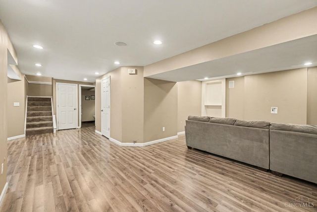 6492 Abingdon Hall, Hamilton Twp, OH 45152