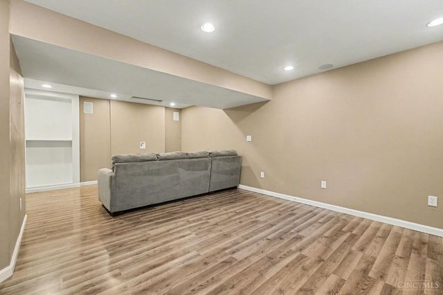 6492 Abingdon Hall, Hamilton Twp, OH 45152