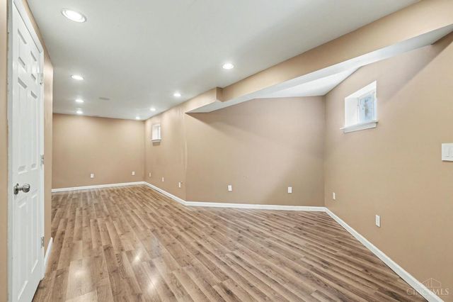 6492 Abingdon Hall, Hamilton Twp, OH 45152