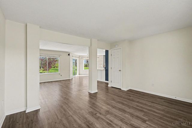 6492 Abingdon Hall, Hamilton Twp, OH 45152