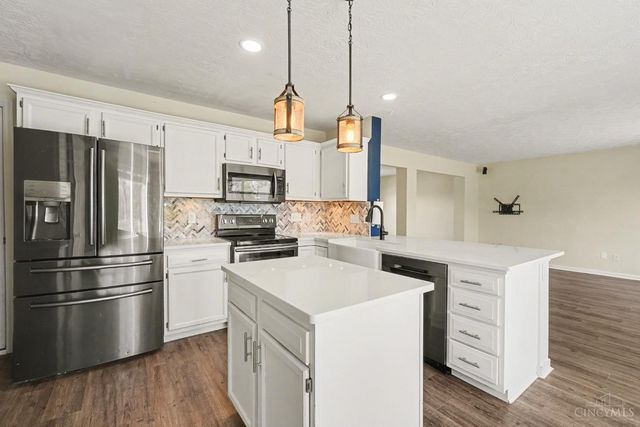 6492 Abingdon Hall, Hamilton Twp, OH 45152