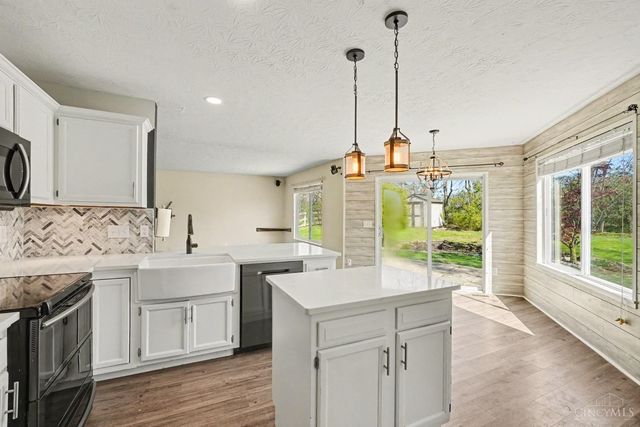 6492 Abingdon Hall, Hamilton Twp, OH 45152