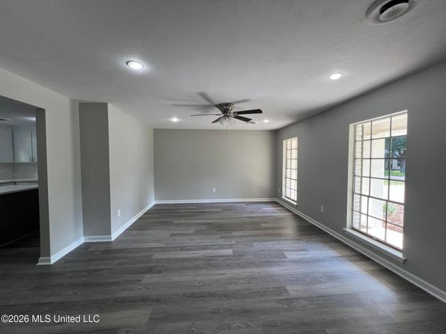 5726 Medallion Drive, Jackson, MS 39211