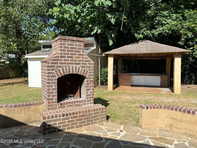 5726 Medallion Drive, Jackson, MS 39211
