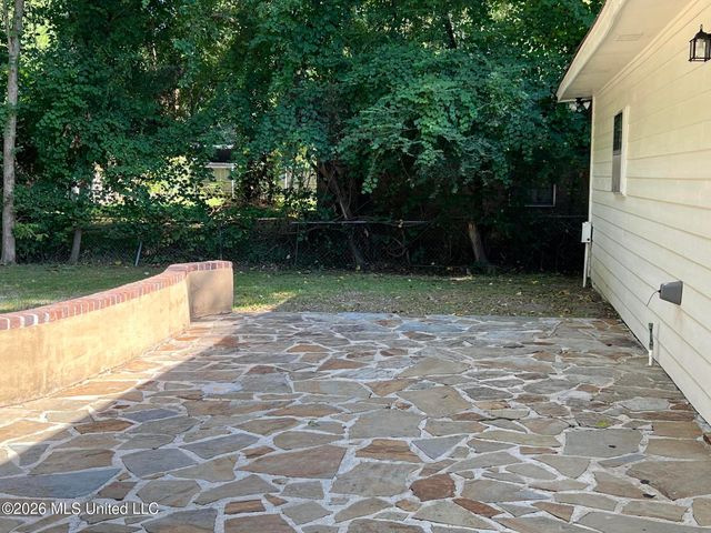 5726 Medallion Drive, Jackson, MS 39211