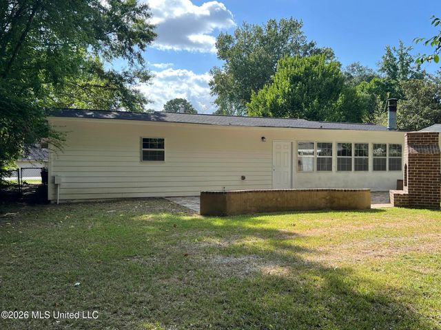 5726 Medallion Drive, Jackson, MS 39211