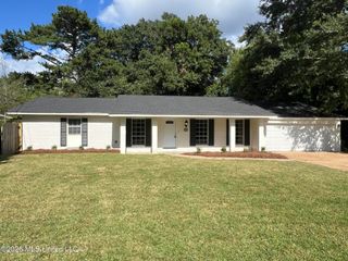5726 Medallion Drive, Jackson, MS 39211
