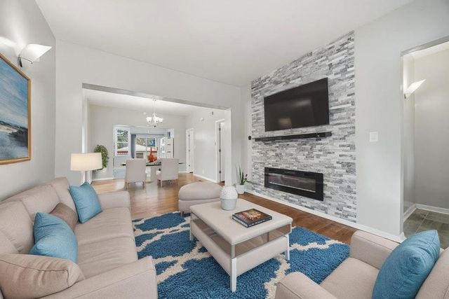 11224 S Hermosa Avenue, Chicago, IL 60643