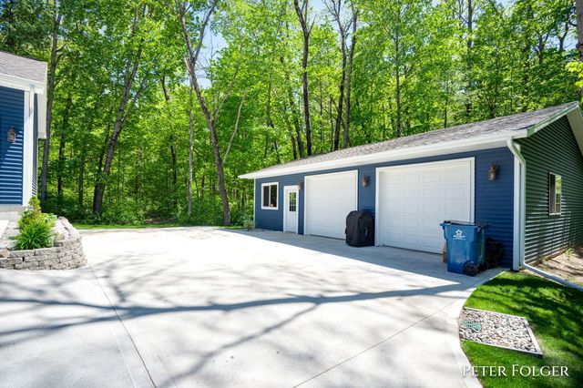 7092 Dagget Road, Howard City, MI 49329
