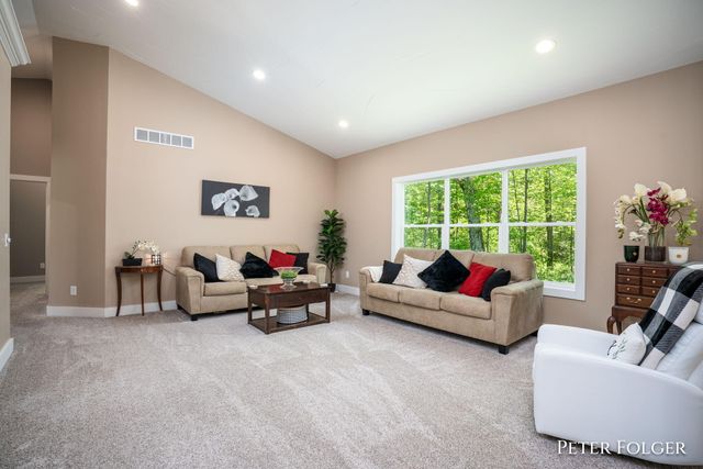 7092 Dagget Road, Howard City, MI 49329