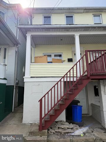 44 E WATER ST, Lansford, PA 18232