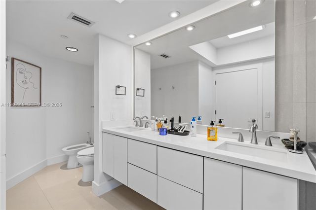 4779 Collins Ave 2607, Miami Beach, FL 33140