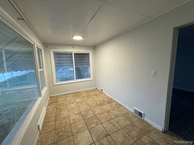 25759 Groveland Street, Roseville, MI 48066