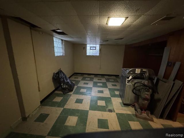 25759 Groveland Street, Roseville, MI 48066