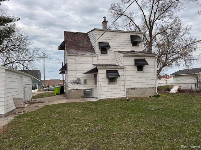 25759 Groveland Street, Roseville, MI 48066