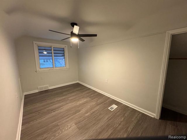 25759 Groveland Street, Roseville, MI 48066