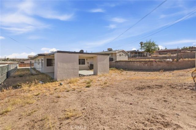 937 E Elizabeth, Barstow, CA 92311