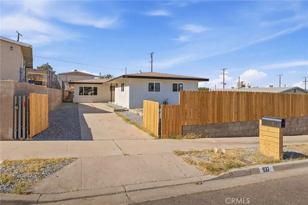 937 E Elizabeth, Barstow, CA 92311