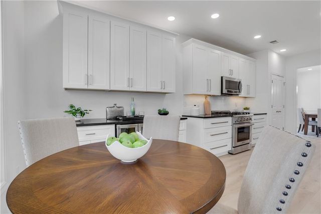 319 Privet Circle, Suwanee, GA 30024