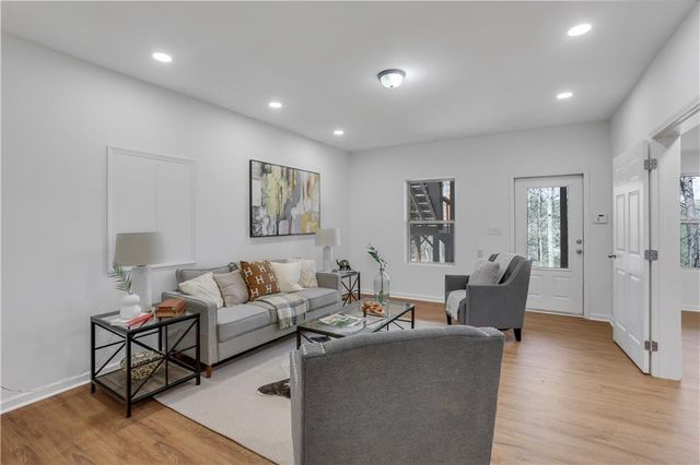 319 Privet Circle, Suwanee, GA 30024