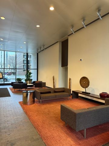 1560 N Sandburg Terrace 3709, Chicago, IL 60610