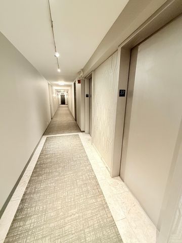 1560 N Sandburg Terrace 3709, Chicago, IL 60610