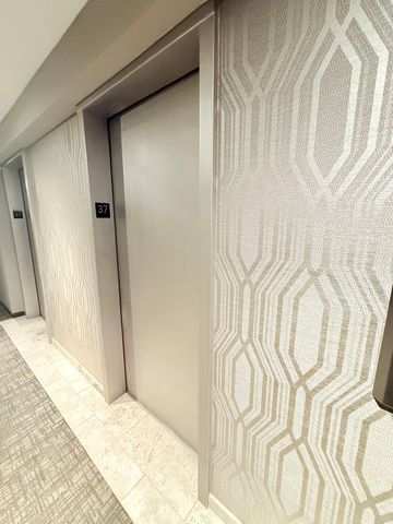 1560 N Sandburg Terrace 3709, Chicago, IL 60610