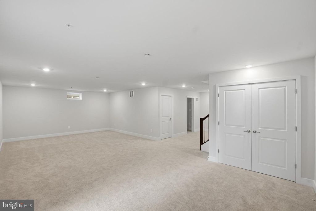 Image 17 of property listing at 6613 GREENLEIGH AVE, Middle River, MD 21220