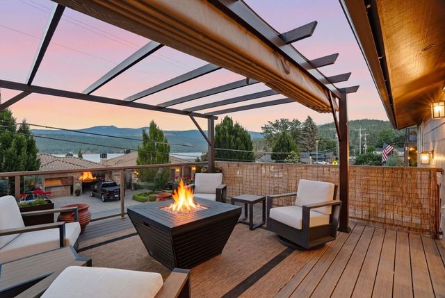 1012 S Liberty Dr, Liberty Lake, WA 99019
