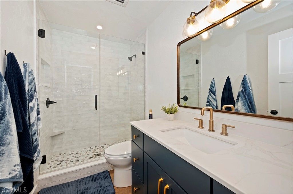 Image 17 of property listing at 27657 Peninsula Dr. #135, Lake Arrowhead, CA 92352