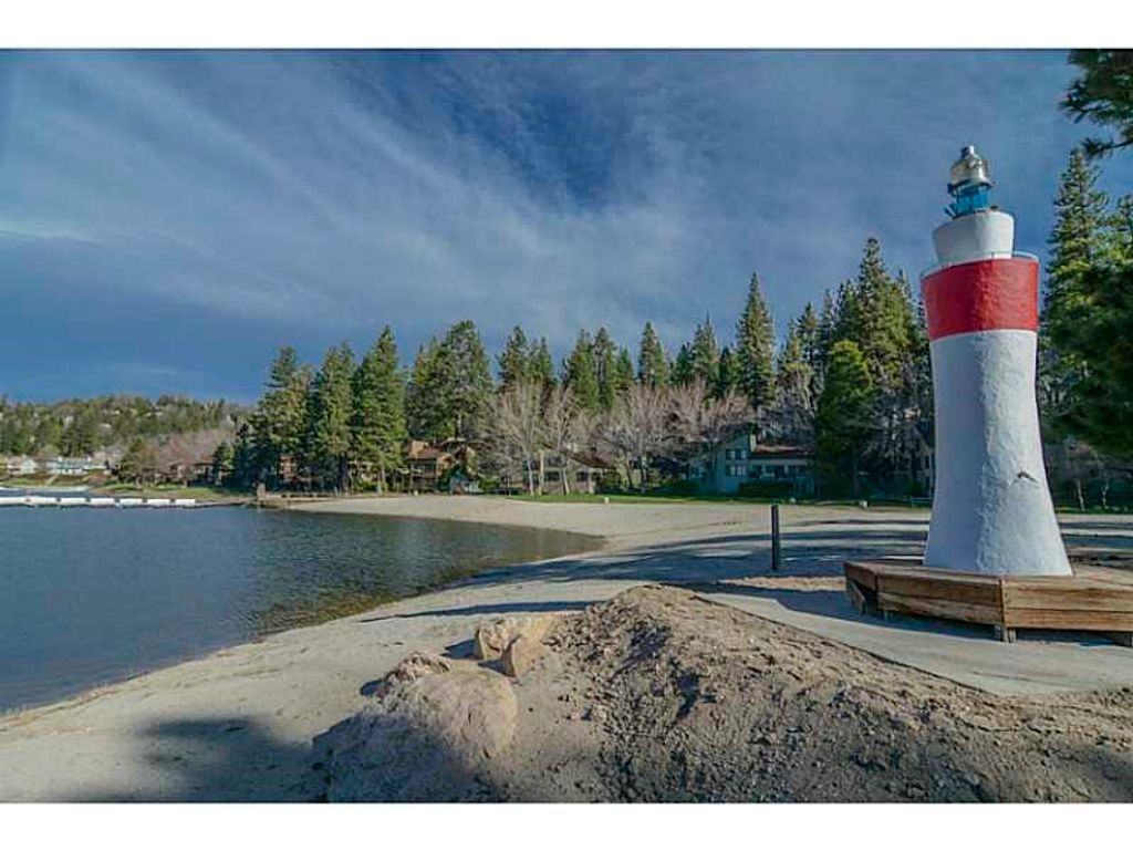 Image 30 of property listing at 27657 Peninsula Dr. #135, Lake Arrowhead, CA 92352