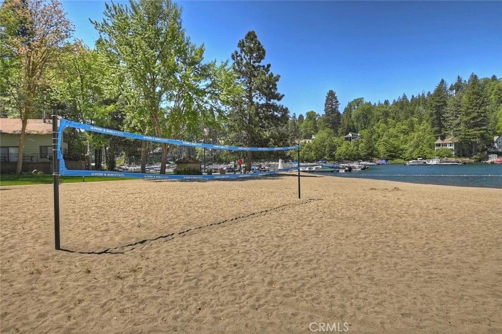 Image 33 of property listing at 27657 Peninsula Dr. #135, Lake Arrowhead, CA 92352